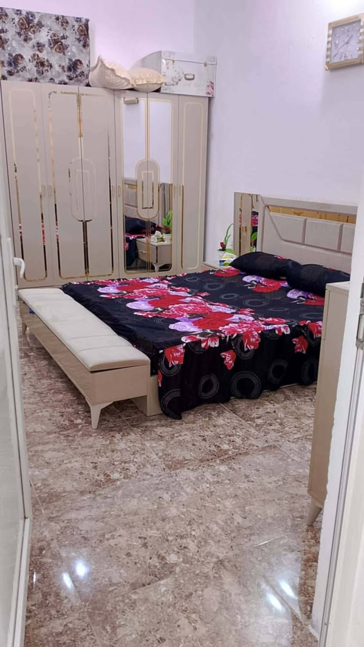 السلام عليكم دار للبيع المساحة 140 طابو زراعي سند 25 بسمنة مكون من غرف عدد 2 مناور عدد 2 صالة مطبخ واستقبال استارة وبيتونة كامل وكراج سيارة بيت مرتب حيل الموقع بعقوبة ام الاعضام يم الجسر الجديد خدمات كاملة للستفسار سعر ٩٥ قابل لتفاوض


**إذا كنت صاحب هذا الإعلان وتريد حذفه لأي سبب، رجاءا أرسل رسالة إلى الدعم الفني**