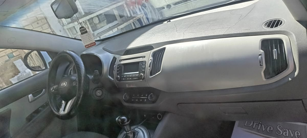 السلام عليكم..سبورتج ٢٠١٦ خليجي  رقم بغداد سنويه نافذه السونار مرفق السياره مكفوله من اي ضربه محرك كير حداديه تخم تاير باتري كله نظيف .. مكاني واسط الزبيديه .. السعر ١٤٠ بيه مجال ***********/***********
