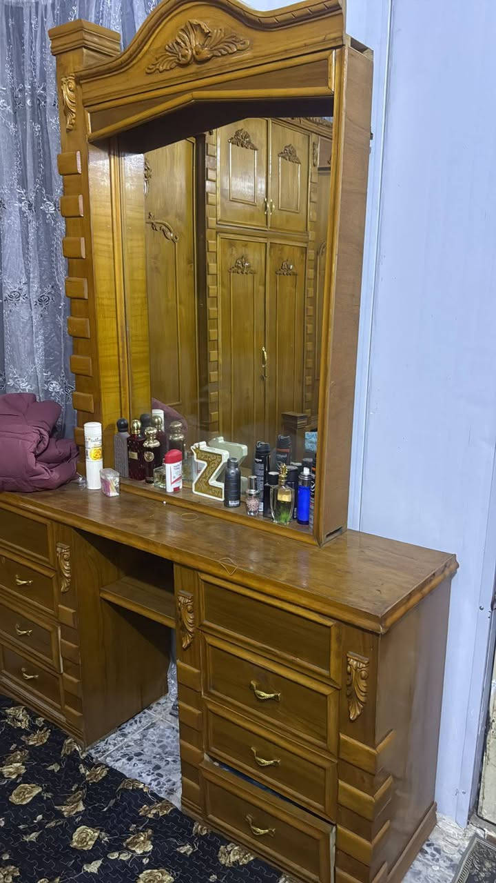 سلام عليكم عرفه نوم صاج تكمه سته ملحق ثقيل جديدة السعر 700 وبيها مجال المكان بغداد دورة رقم ***********
