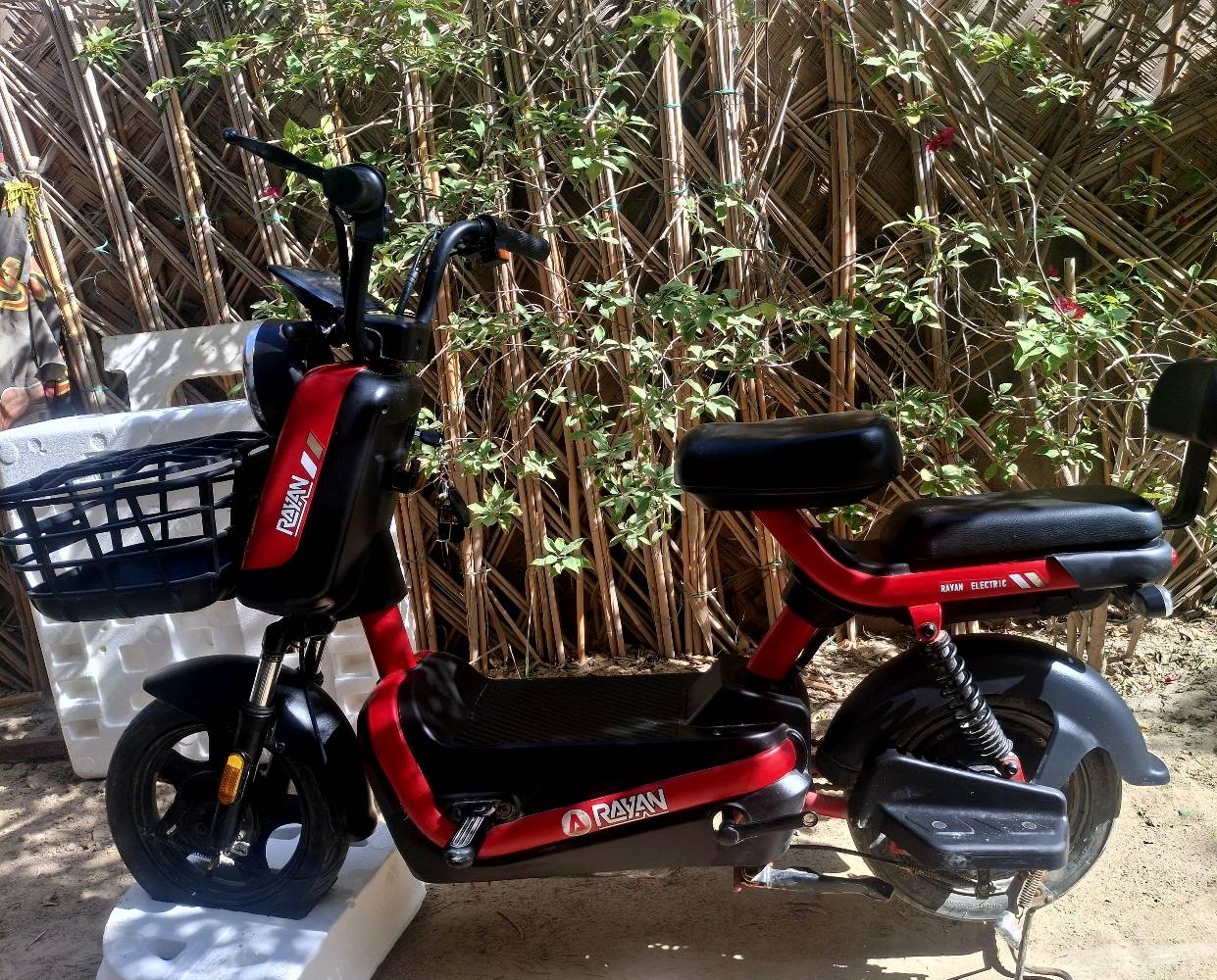 السلام عليكم دراجة شحن حجم 14 للبيع لدراجة كفالة واستعمال قليل مديل 2025  بيهة البطاريات 4 الريان 15 اميبر دراجة نضيفة بمعنى الكلمة السعر٣٢٥بيه مجال***********