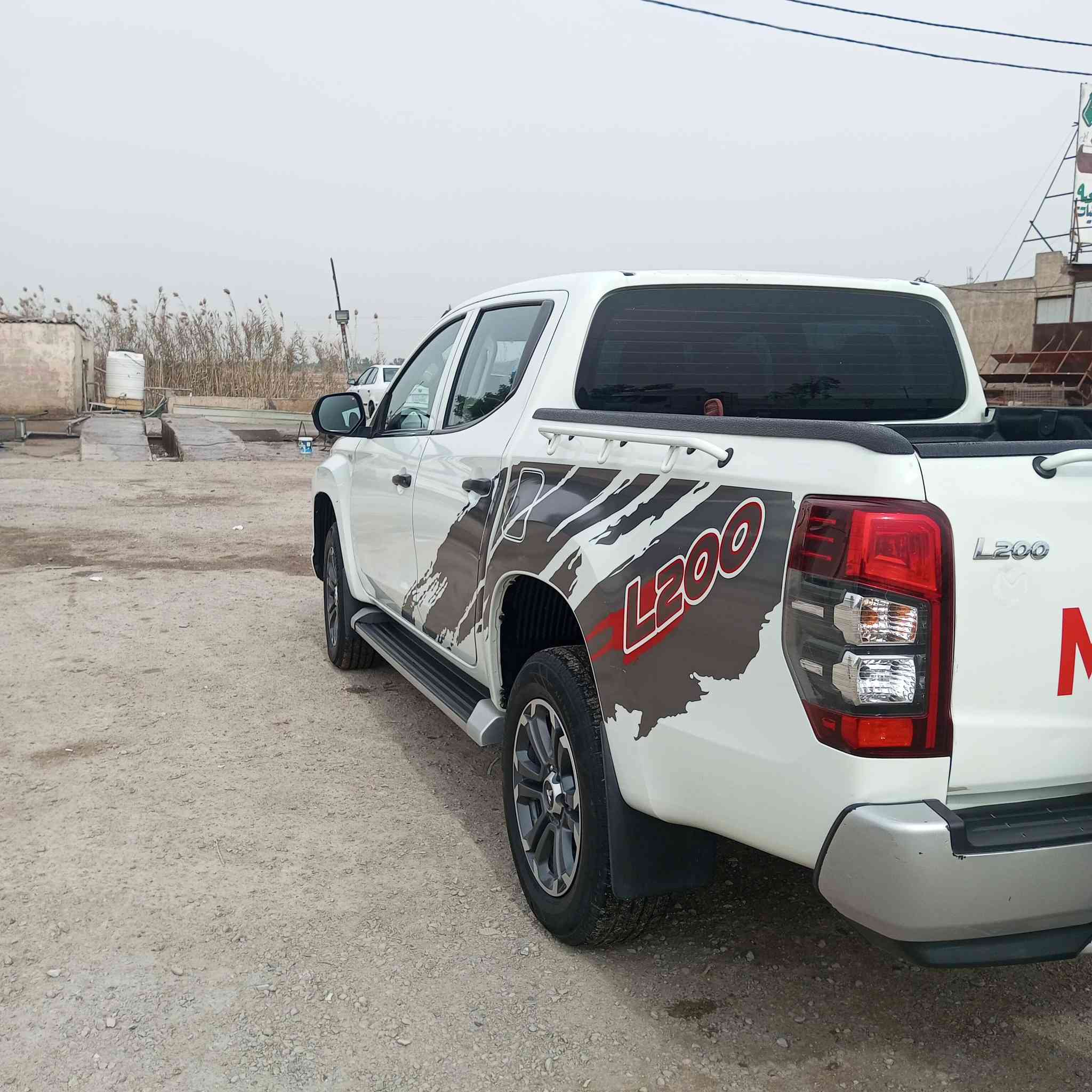 السلام عليكم موديل 23 ماشيه 24 السياره وضع شركه كير عادي بانزين كفاله عامه من الشخط  فور ويل رقم سليمانيه هزه النهاية السنه شهر 12تخلص مكانهه واسط عزيزيه سعر 220 وبيهه مجال بسيط للاستفسار ***********
