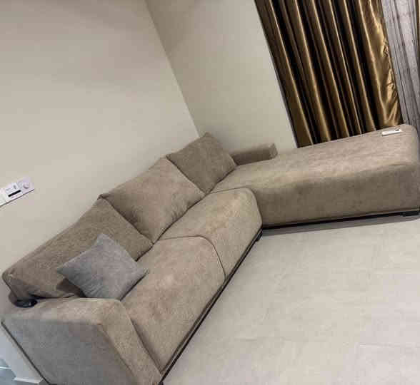 تخم كورنر من فينيسيا العامريه اخذته ب950 قبل شهر ومرهم عالمكان الي اريده رايدته ب750 وبي مجال بسيط 

الاستعمال : شهر واحد فقط 
القياس: الجلسه مترين ونص والشازلون مترين وعشره 
المنطقه : حي الجهاد قرب مرطبات ايس بيري 
رقم الهاتف:***********
