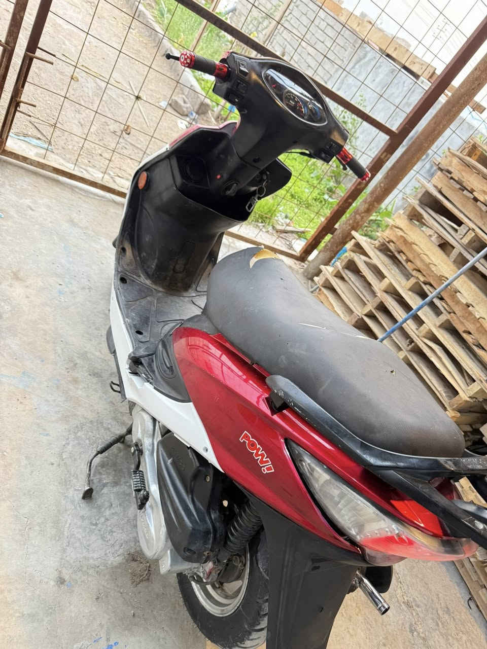 كامكو جي 4 المواصفات كامله
كامله من الطول لطولكهربائيات اشاير سلف هندر 
العينه كيلو متر بانزين رون 
المكينه ناعمه كزوز FM كفر جديد 
صارلي 15 يوم مجفت المكينه مفتوحه 
بريك امامي خلفي شغال 
السعر 850 
للتواصل اتصال فقط اتصاللللللل 
*********** 
***********
