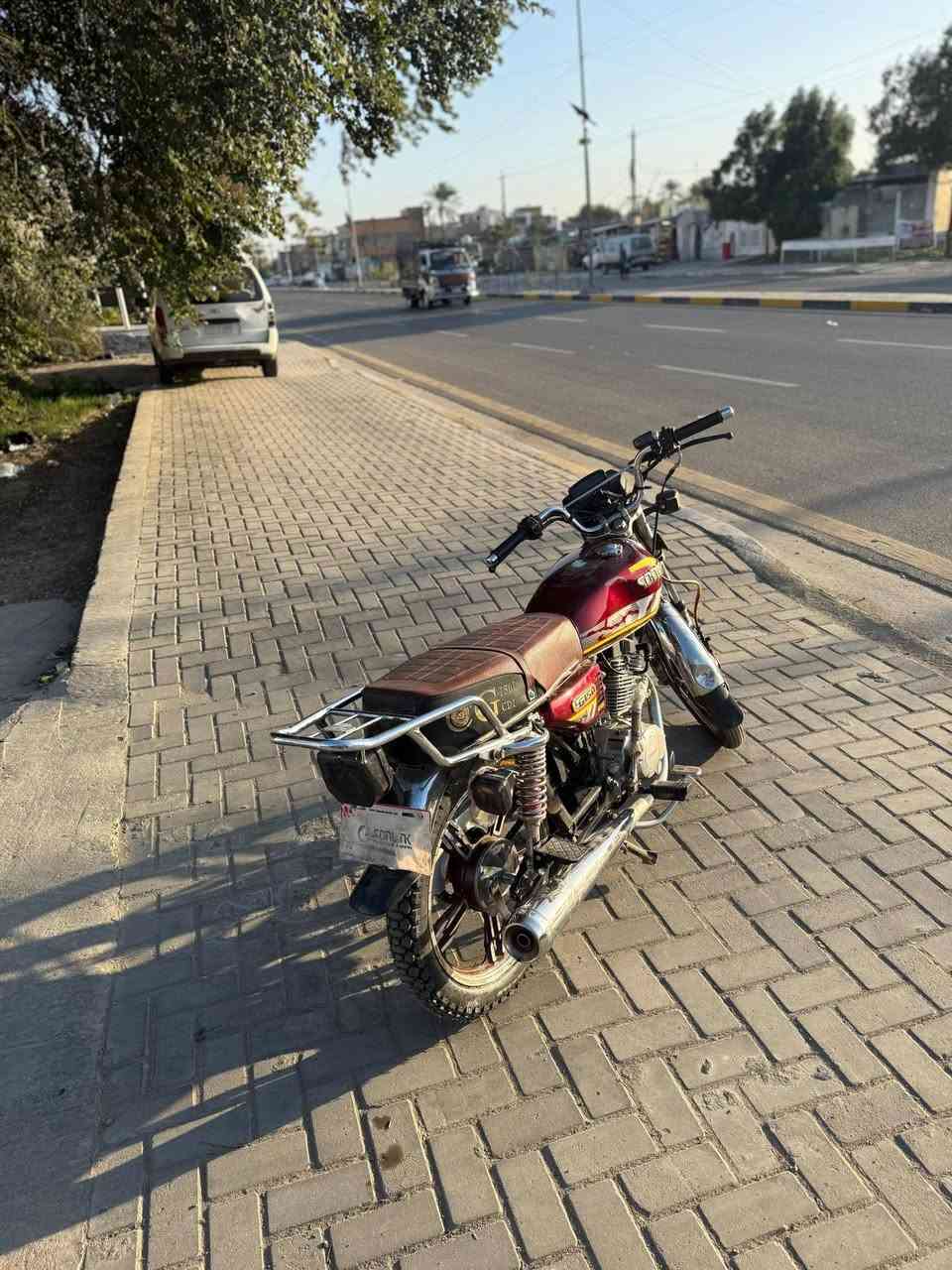 السلام عليك دراجه ايراني لل بيع
كير مكينه نضيفات الدراجه جديده ما ماشيه 
السعر 650
***********
