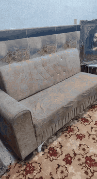 سلام عليكم تخم للبيع ١٣ مقعد ٢٠٠ وبي مجال نضيف ٨٠ ٪مكاني بغداد حيءور ***********
