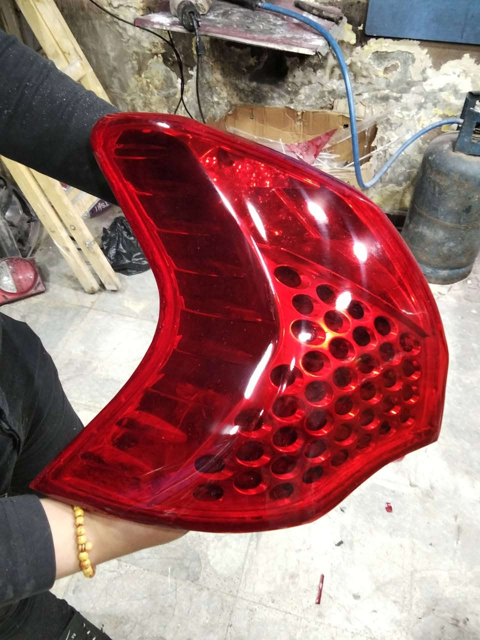 لجميع انواع فوانيس السيارات امامي وخلفي باغه صب خامه عليها ضمان سنتين 💯💯 ميدان الظاهر جنب صيدليه فؤاد الكبرى امام قهوه كوشتمر ليس لنا فرع اخر للاستفسار اتصل على رقم الوتس 01157220630☎️👉


**إذا كنت صاحب هذا الإعلان وتريد حذفه لأي سبب، رجاءا أرسل رسالة إلى الدعم الفني**