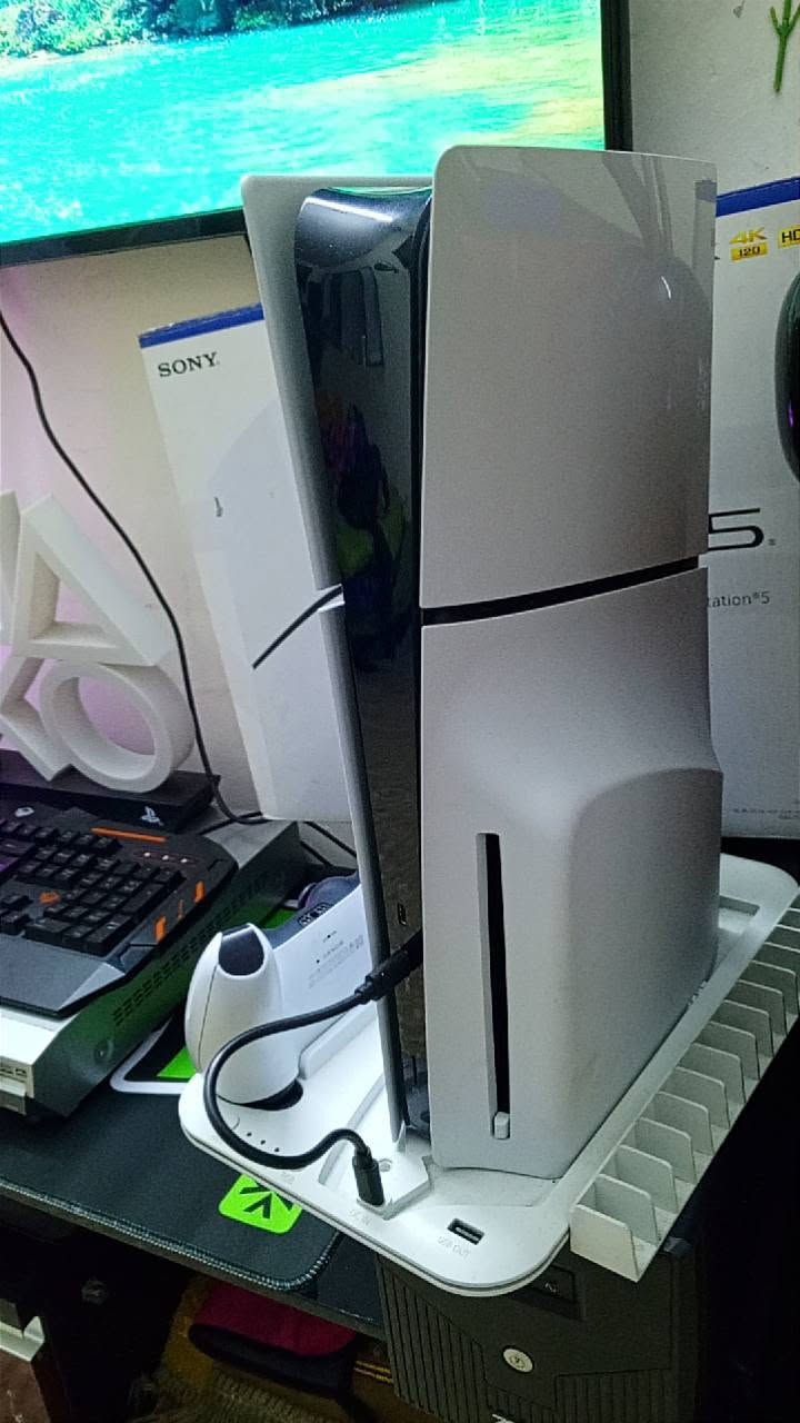 🔥 للبيع PS5 Slim نسخة السيدي 🔥
✅ نظافة ممتازة جداً واستخدام خفيف
✅ كارتون أصلي وجميع الملحقات
✅ وياه جوستكين أصليات
✅ قاعدة شحن وحامل للجهاز
✅ لعبة FIFA 23 هدية للمشتري
✅ الجهاز شغال 100% بدون أي مشاكل
💰 السعر: 900 ألف قابل للتفاوض للجادين (قفل 850 ألف)
📍 الموقع: بغداد - حي الإعلام
للاستفسار مراسلة خاص أو اتصال.
الجاد فقط، والفحص متاح عند الشراء. 🌹

***********
