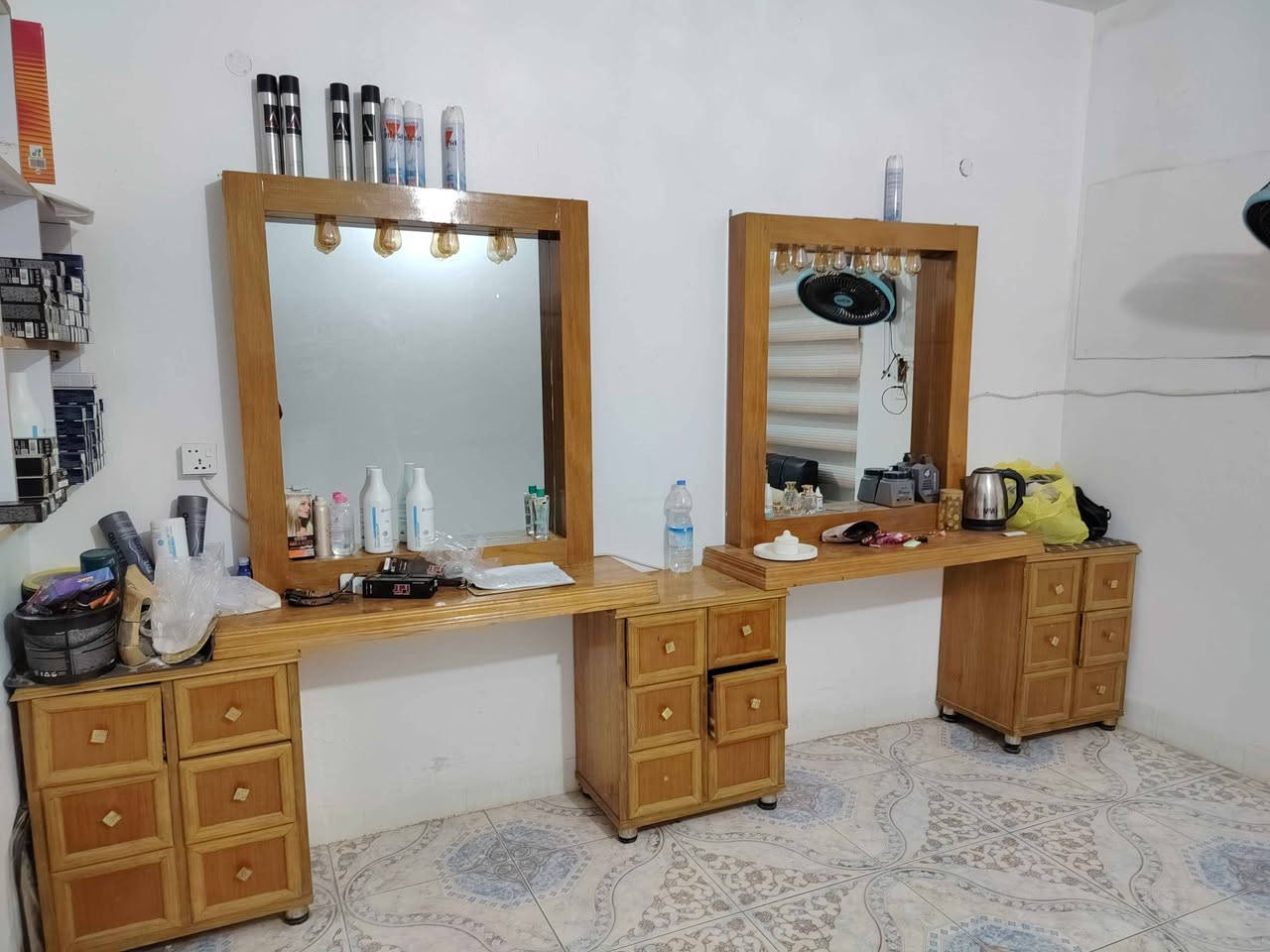 غراض حلاقه للبيع كلمن وسعره 
الاستفسار راسني خاص او اتصال
*********** كربلاء, العراق
