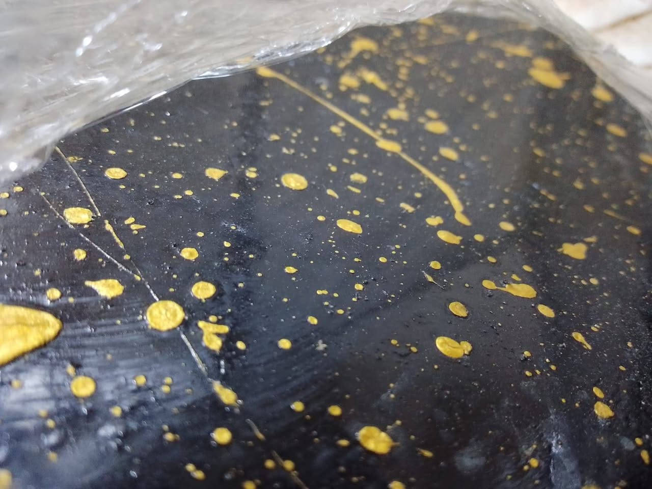 ستان عرض ملابس 
تسكام جديد شكد تريد موجود لون ذهبي
رتفاعه 170يطول وينزل يعني متحرك
سعر 35
***********
