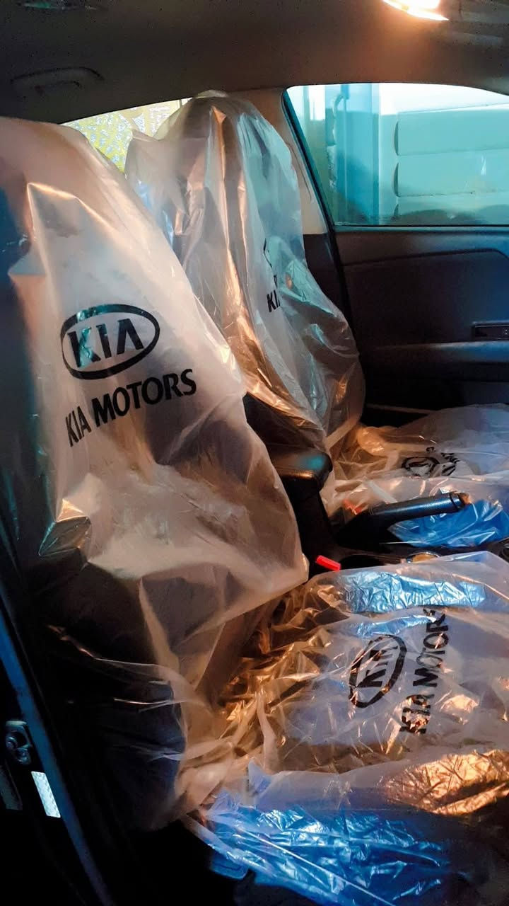 سلام عليكم للبيع أو المراوس حسب القناعة 
كيا ريو 2020 فئة ال S تجي نص فول تحكمات ستيرن جهتين شاشة وكامرة ونضام سبورت و أيكو مكينتهة 1.6 دوش المرغوب تجي 8 نوزل كيرها at مو CVT حادثهة جاملغ وبنيد و البنيد مبدل ومصبوغ و الجاملغ الكدام اليسرة مصبوغ فقط (يعني قطعتين) السيارة ماشية 35 ألف سعرها ب 110 وبيها مجااال‏‪***********‬‏
