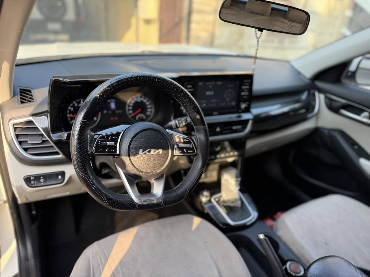 سلتوس 2022
خليجي بدون صبغ 
4 سلندر 
محرك1.600
33.000كم
مقاعد جلد
كاميرا خلفية
مثبت سرعة 
شاشة كار بلاي 
مكانها بغداد الاعظمية
***********
