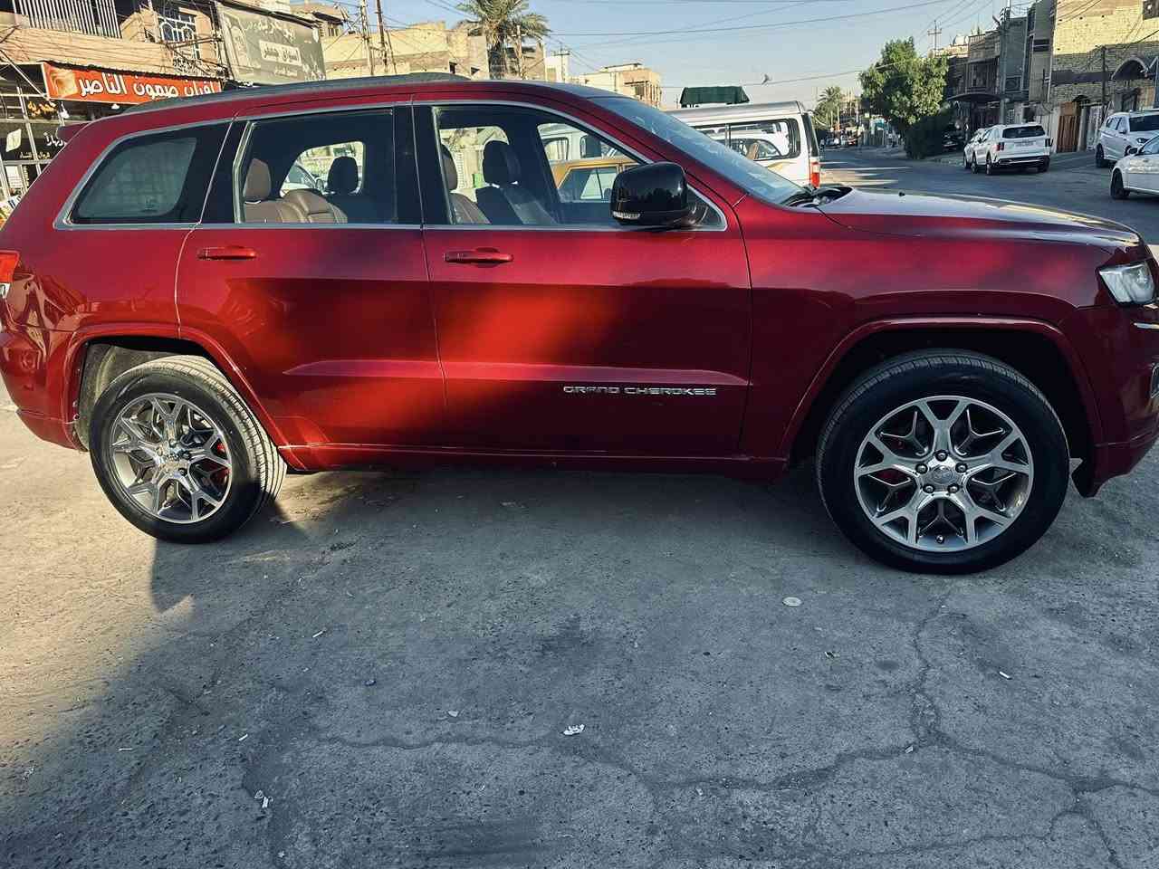 السلام عليكم 
من رخصة الادمن الحبيب 
Jeeb 2014 خليجي. بيها باب وره الصدر مبدل مصبوغ 
وبارد قليل بالباب الخلفي وره السائق 
زراك لايت كشنات كهرباء مري شفط فتحه صندوك + تشغيل ع بعد 
للاستفسار. 
*********** متواجد ع فيس + واتساب 
مرقمه كامله باسمي بغداد
