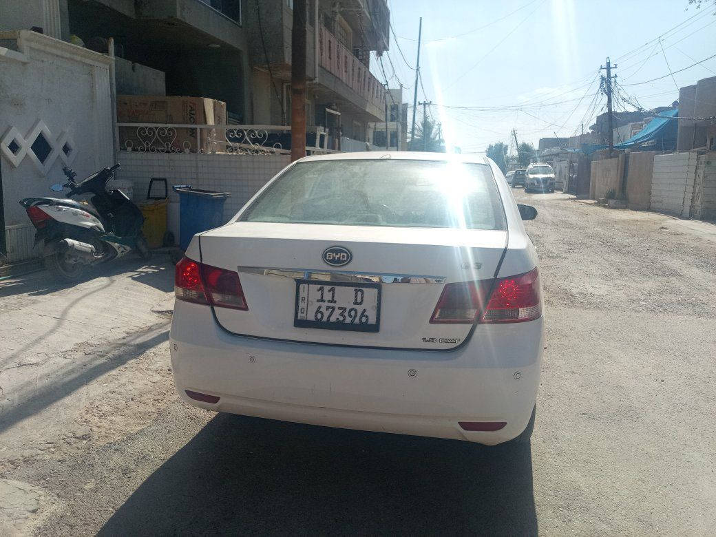 السلام عليكم اخوان
عندي BYD G3 موديل 13 بيضاء
سيارة نظيفه 
محرك وكير كورلا
صدر نظيف باتري جديد تخم تاير جديد 
تبريد شغال بصمة ترحيب شاشة اندرويد
السيارة باسمي السعر 55. وبيها مجال
***********
