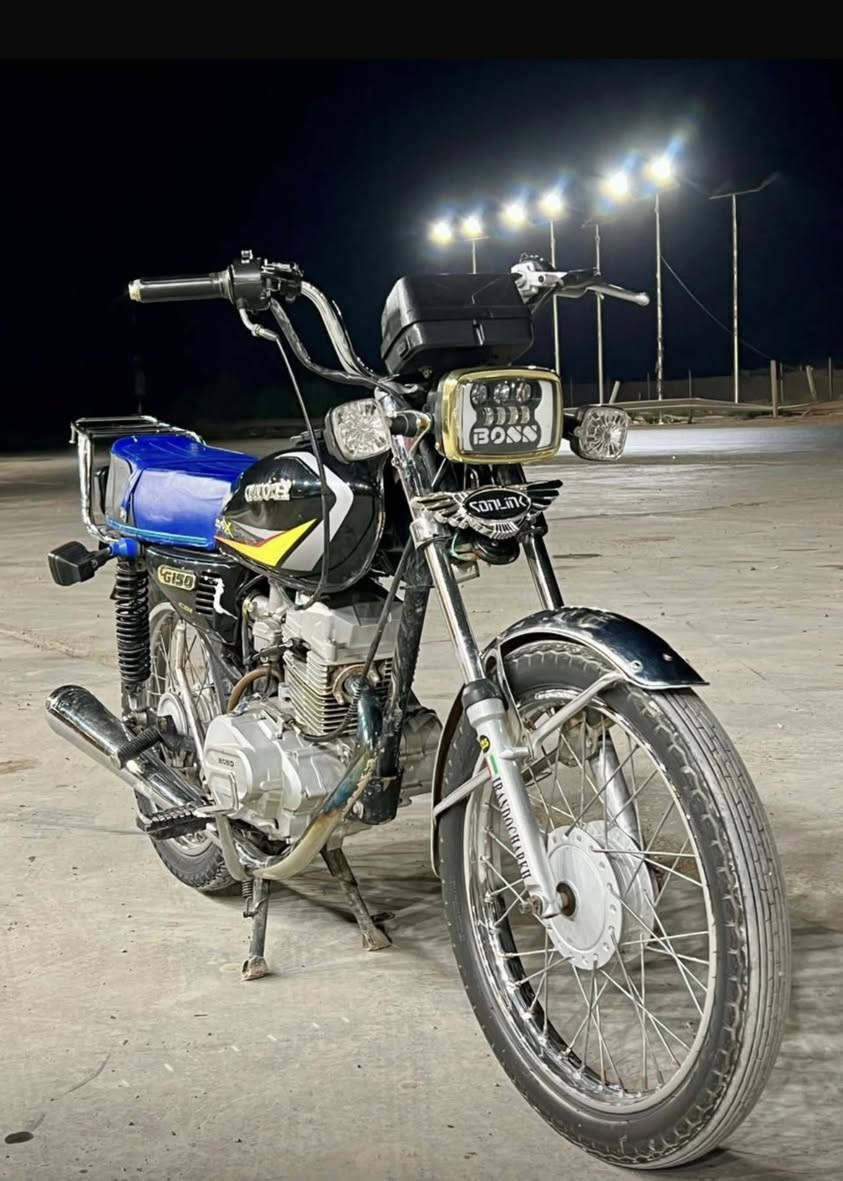 دراجه للبيع ايرانيه ٥كير بيها كمرك قابله للترقيم جديده مديل ٢٤ سعر ٤٠٠ وبيها مجال للتواصل ***********
