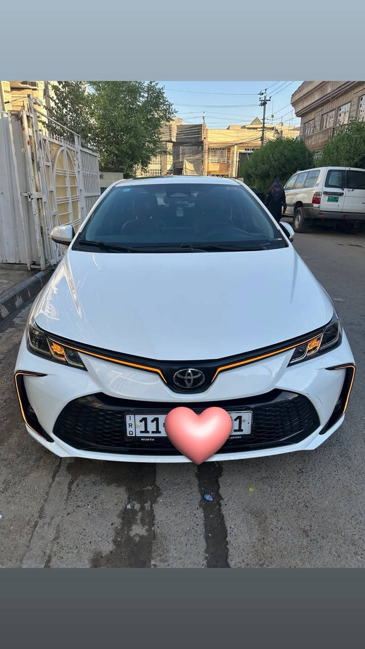 � للبيع كورلا 2024 وارد الصين 🚗
▫️ اللون: أبيض

▫️ داخل: جلد اسود

▫️ القير: أوتوماتيك

▫️ العداد: 24,000 كيلو

▫️ الحالة: نظيفة جداً

✨ المواصفات:

 • شاشة

 • كاميرا خلفية

 • تحديد مسار

 • بلوتوث + USB

 • مثبت سرعة

 • تكييف قوي

 • إيربگ  

🔥 المميزات:

 • السيارة ما تحتاج شي

 • مشيها ناعم

 • اقتصادية بالبنزين

 • فحص بأي مكان

* السيارة مكفولة 

اشاير بالدعامية لد 

دوشمة ارضية اصلي

💰 السعر: (155 ورقة) وبيهة مجال 

📍 الموقع: (البنوك)

📞 للتواصل: (***********)
