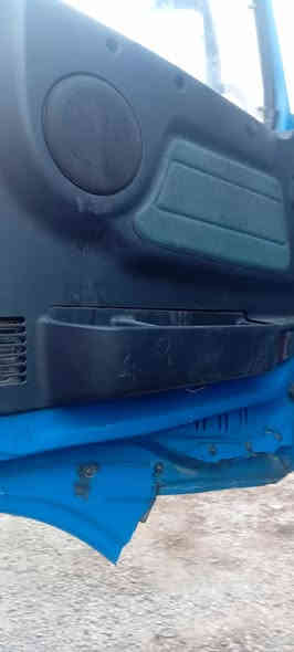 السلام عليكم للبيع فالفو موديل ٢٠٠٢ بدون رقم السعر ٥٥$ورقه وبيه مجال *********** بغداد جرف النداف معرض ابن المدائن
