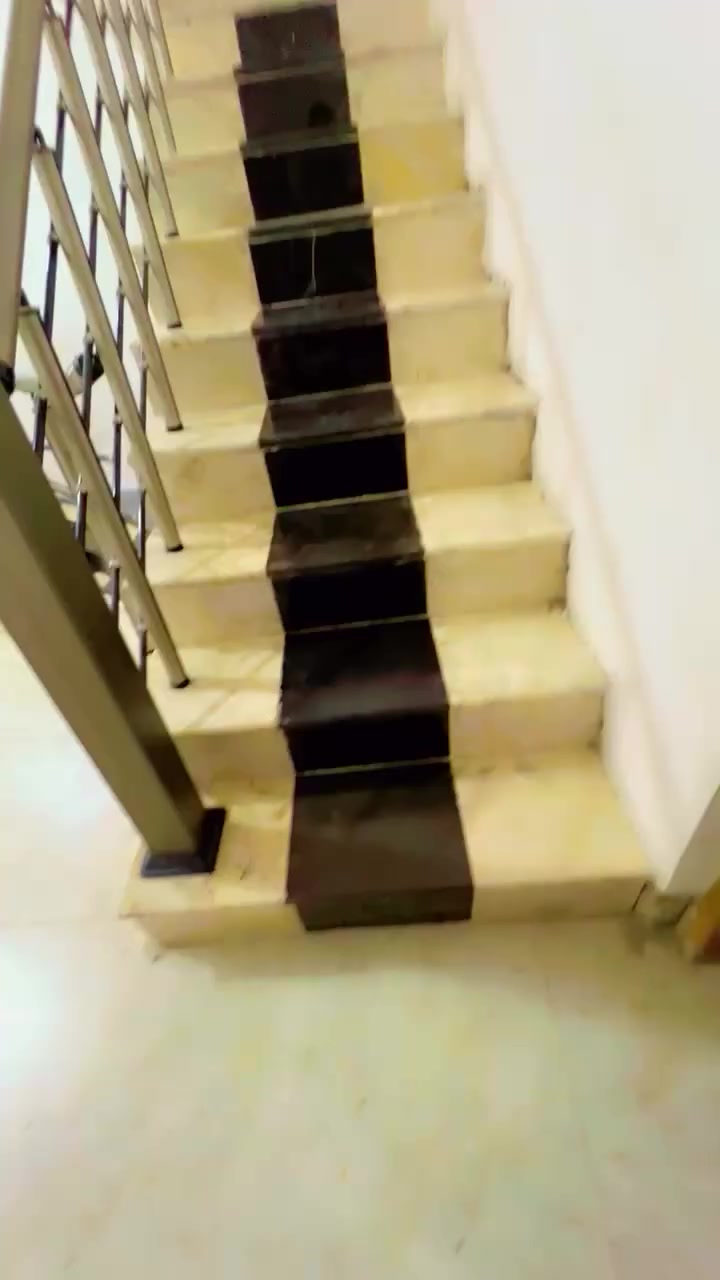 دار للبيع البلديات الظباط الثانية شارع 20 المساحة م100 ائ ستفسار تصال على الرقم ***********
