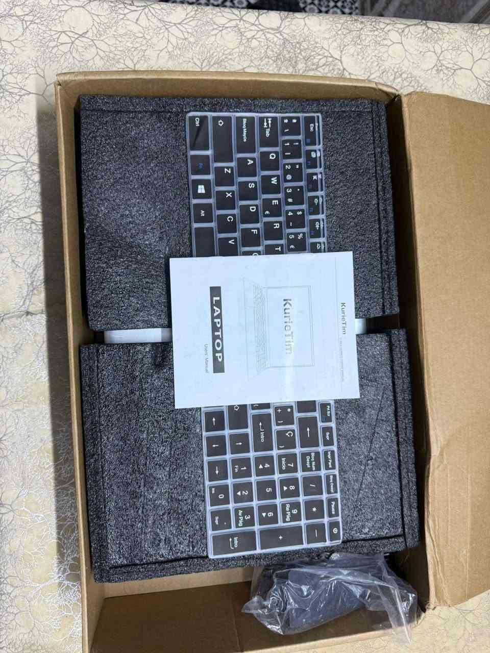 السلام عليكم
لاب توب 
المعالج :: intel N95 جيل 12
الرام ::32 ddr4
SSD : تيرا 1
كارت شاشه داخلي :: 16 كيكه 
حجم الشاشه ::15.6
كيبورد RGB عربي انكليزي 
وضوح الشاشه :: FHD
وندوز 11 برو 
بصمه
لاب توب جديد غير مستخدم


**إذا كنت صاحب هذا الإعلان وتريد حذفه لأي سبب، رجاءا أرسل رسالة إلى الدعم الفني**