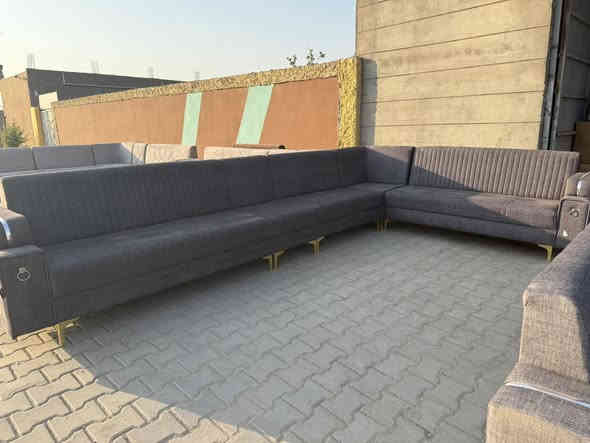 عرض لمده يومين فقط 

سلام عليكم 
متوفر ديوان 14 متر عشرين مقعد 
جديد تسكام ضمان سنه بالشغل 
درجه اولى ب825 الف 

العنوان بابل طريق حله ديوانية قرب محطة اسد بابل معرض الميار عمود 127

***********

للحجز والاستفسار مراسله واتساب
