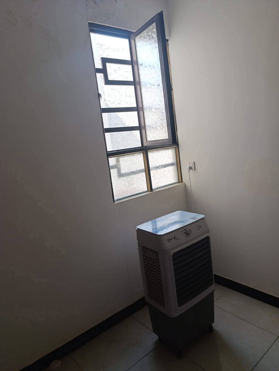 عرض رقم (1)
سلام عليكم يوجد بيت للبيع المساحه ٥٣م واجه ٤ في منطقة حي الزهور المنصور خلف السفاره التونسيه جديد بناء ٢٠٢٤ طابقين يحتوي الارضي عل صاله مطبخ وغرفه وصحيات وطابق اول غرفتين نوم وصحيات وسطح 
عرض رقم (2)وتوجد بيت بااعتبار قطعه ارض المساحه ٢٢٠م واجهه ١٠م يباع كامل او نصف للاستفسار الاتصال على الرقم *********** او *********** مكتب اليقين الصوره للبيت٥٣🔍🔍🔍
