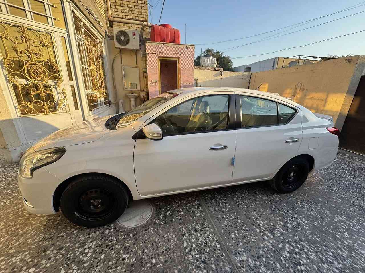 سلام عليكم 
سني موديل 2025
سياره زيرو ماشيه 2000
كفاله عامه من كلشي لا خدش لا رصه 
لا بارد لا صبغ 
اربيل باسم شركه تريد تحويل وكاله بكيفك 
مكان السياره بغداد 
السعر 129 
***********
