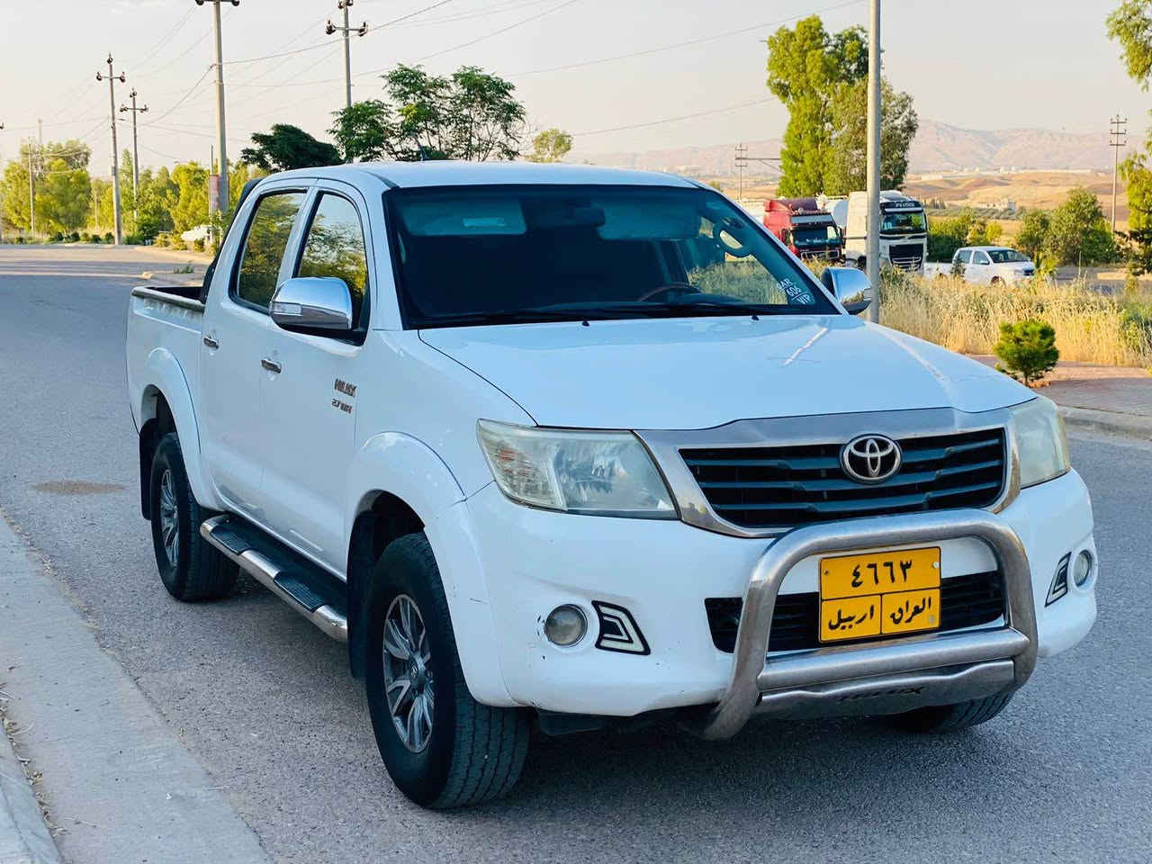 تويوتا هايلوكس موديل٢٠١٢ كَيّر عادى
سه يارهكه جوان وتازه ولوك ماوهتهوه
١٦٦٠٠٠ههزار روشتوه
شه ريكهى سه يد نه هرويه و بتلّه
كيّرو مه كينه وئه كسلى به شهرت مه سروفى هيجى
تيّدانييه
يهك بست ساردى ههيه لاى جاملخ سايهق يهك
دوشويّن جالى بجوكى ههيه
٤ تايهى لوّكى له سهره
كارتى به نزينى له كَه له
سهنه وى تا مانكى ١٠ ى٢٠٢٧تازهيه بهناوى خوّمه وهيه
هه موكيانى تازهيه دينار مه سره فى نييه سعرى ١٨٩ كَهلاو مه جاليكى برايانه
شويّن/ جه مجه مال
ر.م/*********** شمشمل, السليمانية
