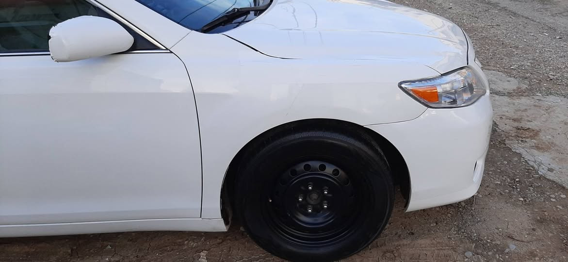 بسم الله الرحمن الرحيم 
تويوتا كامري موديل ٢٠١٠ أمريكي مواصفات LE مواصفات حلوة حجم محرك ٢٥٠٠ كير محرك بشرت  بس محرك جديد مفتوح سيارة فقط ٢٣٤ الف ماشي حقيقي بس محرك جيد جدا احسن بشرت فحص بدون عيب صرف دخان بخار صوت بشرت فحص سيارة صونر موجود بشرت صونر ابيع بدون نقطة دواخل حتى بنيد مامفتوح بس شبرين بس بمب للجمالية بعد خشم جملخ امامي صبغ بدون ضربة بدون حادث بدون دواخل ارباكات سليم سيارة بجم كبس امامي وخلفي كبس بدون ضربة بدون حادث بدون دواخل سيارة ماشاء الله حلوة نفص صورة حلوة صدر امامي وخلفي زين داخل سيارة نضيف نضيف داشبل نضيف كشنات كاعيات فرشات البيلادي رقم انكليزي جديد بس،سنوية جديد منتهي تحويل غرامه نفص اليوم مباشر حاضر تبريد ثلج كهربائي كل اشتغل اربع تايرات جديد 
مكان سيارة سليمانية داخل سليمانية سعر ١٢٠ بي مجال كلشي بسيط *********** 
رجاءا بس بيع بدون مراوس تفاصيل مكتب صونر موجود انت شراي اتصل رقم موبايلك عنوان سليمانية داخل سليمانية بداية سليمانية السليمانية, العراق
