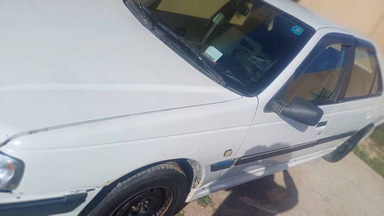 جمعه مباركة 
بيجو بارص ٢٠١١ للبيع 
السيارة بيها نواقص بسيطة 
السيارة كلها شغالة كهربائيات انارة جام سنترلوك تدفئة ملغي تبريد شغال بس ضعيف 
السيارة حدادية امامية جديدة عينه و صينيه جديدة كلتج خفيف كلش 
مكان السيارة النجف مشخاب 
٣٩ و بيها مجال بسيط بعد المعاينه 
***********
