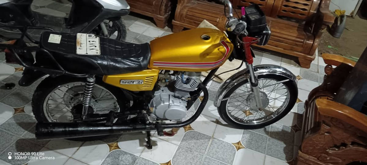 للبيع رقم وسنويه
دراجه اربعه كير معمره نامه محرك لابخار لادخان
دراجه خير من الله
نضافه شوفت عينك واحلا من صور
بس بيه صوت اصبع وشغلته سهله ب ٥ الف يتبدل
الدراجه رقم الماني وسنويه بس راعيه ماندله ابيع هلموجود
مكان الدراجه كوت دجيلي
سعر ٦٠٠ وبيها مجال
شراي اتصل ***********
