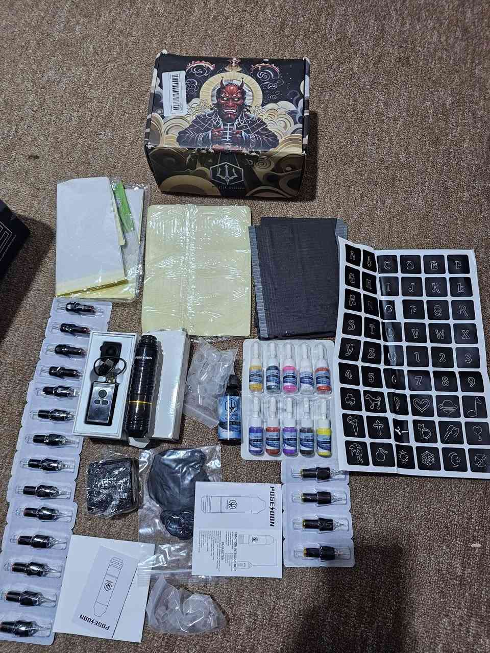 متوفر جهاز وشم جديد غير مستخدم كامل مع الاحبار الابر 
جهاز الوشم الاحترافي POSEIDON 🔥
قوة • دقة • تحكم كامل بين يديك
إذا تبحث عن أداء ثابت ونتائج احترافية…
بوسايدون هو اختيارك المثالي ✔️
✅ لاسلكي 100% لحرية حركة كاملة
✅ محرك قوي وثابت بدون اهتزاز
✅ تحكم دقيق بالسرعة (شاشة رقمية واضحة)
✅ بطارية تدوم لساعات عمل طويلة
✅ تصميم مريح وخفيف لليد
🎁 الكِت كامل ويحتوي على:
• الجهاز
• إبر متعددة الاستخدام
• بطارية قابلة للشحن
• قفازات + حبر + قاعدة تدريب
• كتيب تعليمات
سواء كنت مبتدئ أو محترف…
هذا الجهاز راح يرتقي بمستواك خطوة لقدام 🚀
📩 للحجز والاستفسار راسلنا خاص
🚚 توصيل لجميع المحافظات
@أبرز المعجبين 
#جهاز_وشم


**إذا كنت صاحب هذا الإعلان وتريد حذفه لأي سبب، رجاءا أرسل رسالة إلى الدعم الفني**