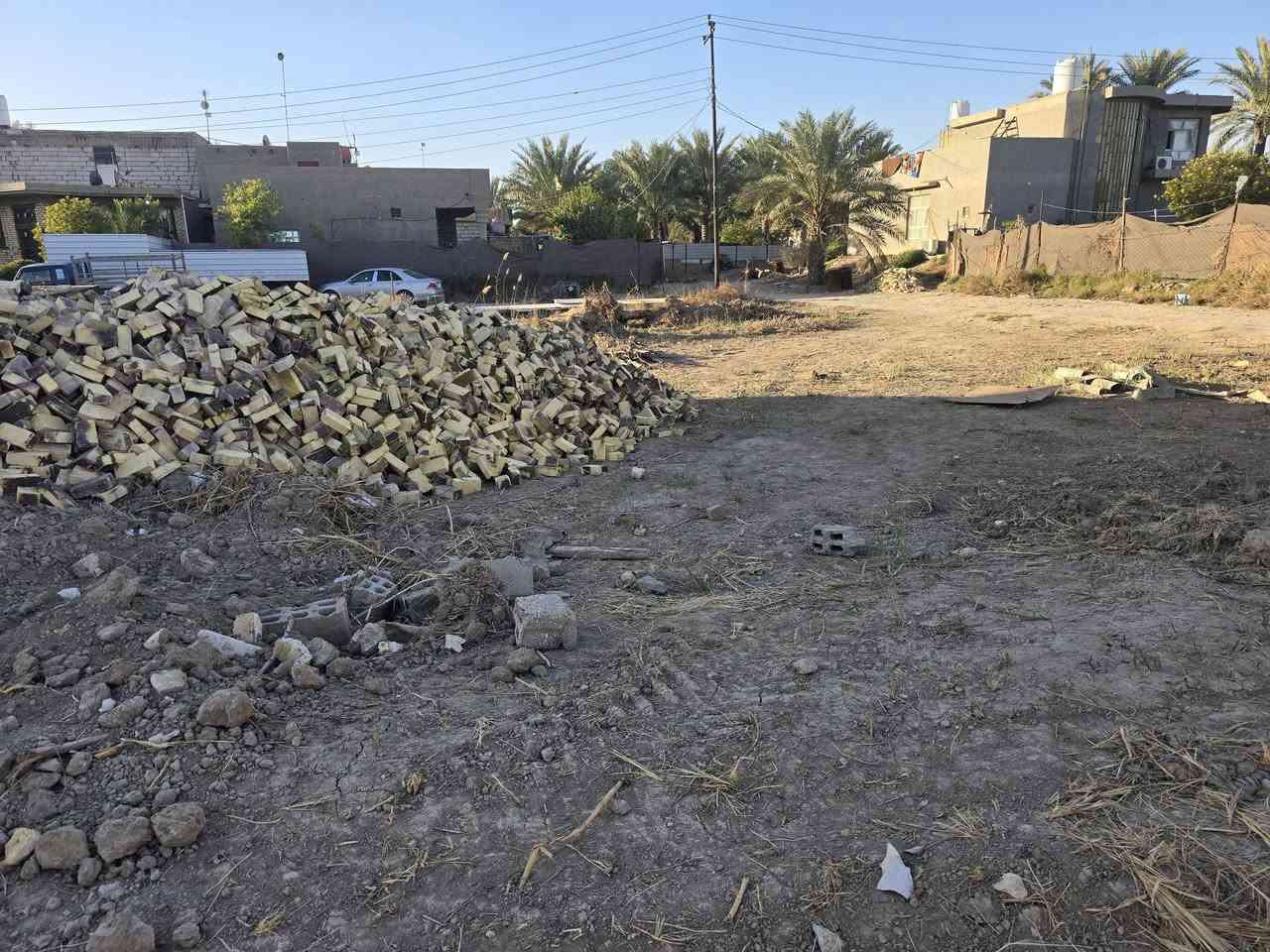 قطعة أرض للبيع
المساحة: ٨٠٠ متر مربع
الموقع: الحلة – بغداد قرب كوين بارك
تبعد عن كوين بارك حوالي ٥٠ متر تقريباً
وتبعد عن الشارع العام حوالي ٨٠ متر تقريباً
🔹 يحدها شارع من ثلاث جهات
🔹 مناسبة للتقسيم إلى ٤ قطع بمساحة ٢٠٠ متر لكل قطعة
🔹 سند ٢٥ زراعي
🔹 متوفر كافة الخدمات
🔹 موقع مميز جداً وقريب من المناطق الحيوية
السعر: مناسب جداً مقارنة بالقطع المجاورة
للاستفسار الاتصال على الرقم: ***********
أو مراسلة الصفحة مباشرة
