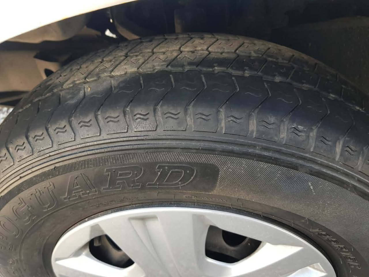 بیسم اللەالرحمن الرحیم  
 
2011ئەبووکلاج
کیا بار دەبڵ قەمەرە    ئاڵتوونی ڕۆژ
فول فول پێنج دوگمە
مەکینە 3000انجیکتر
تەبرید ساردوگەرم 
برێک کارەبای مەزبوت
کوشن هیتەر ئاوێنە کارەبای 
بێخایس وڕازاوی 
یەکبڕاوەی بیلاد2011
دەبڵ سەلە
چوارجام کارەبای
نرخ 73گڵاو کەمێ مجال

 ***********
***********
