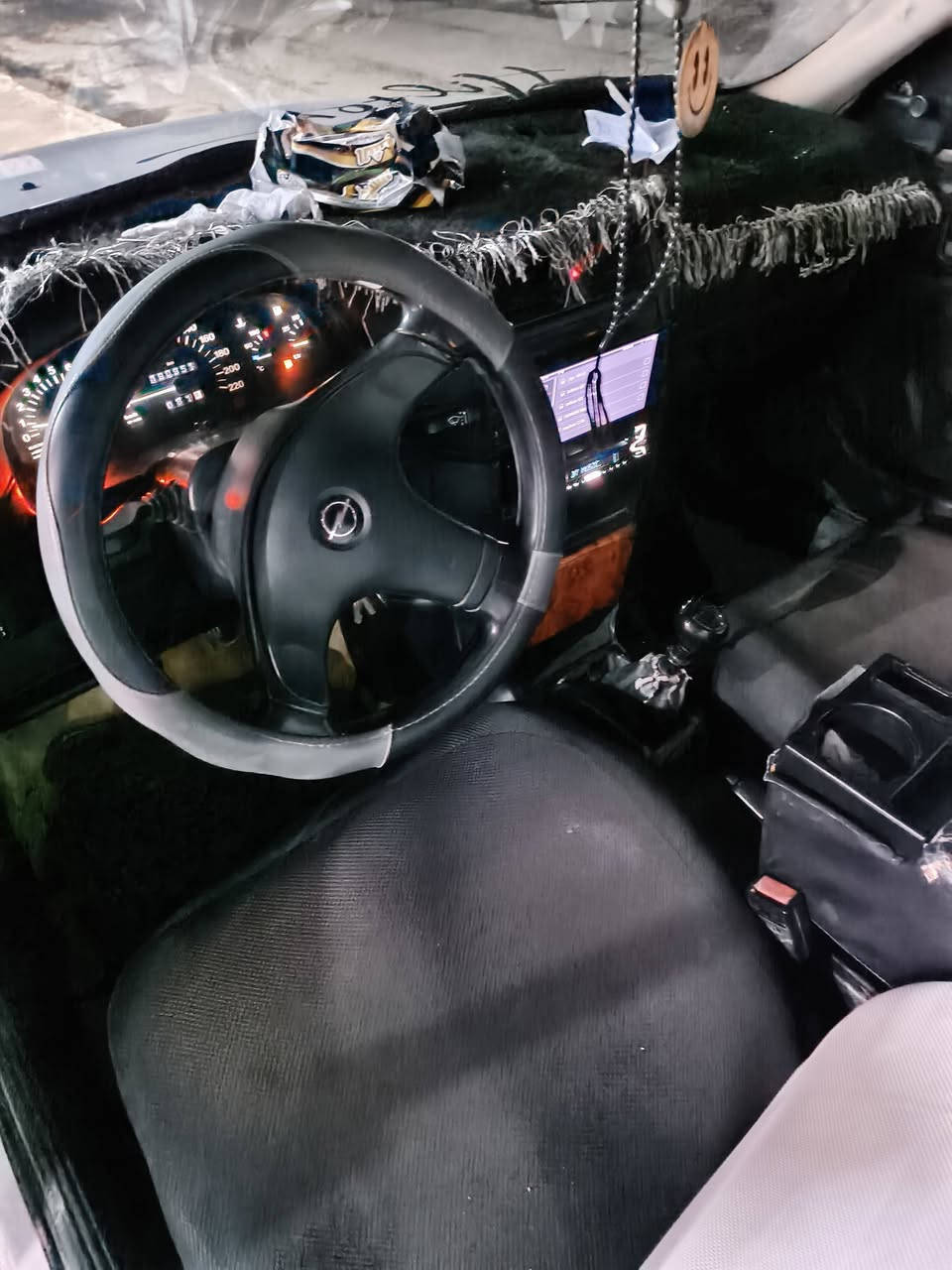 سيارة اوبل ڤكتره
موديل 1992 محدثة لل 1995 
بيها صرف
 مابيها صبغ 
غير الدوائر والدوسات 
رقم بغداد راعيها بالموصل 
شرط التحويل سيارة حلوه ومرتبة
السعر 43 
رقم الموبايل : ***********
