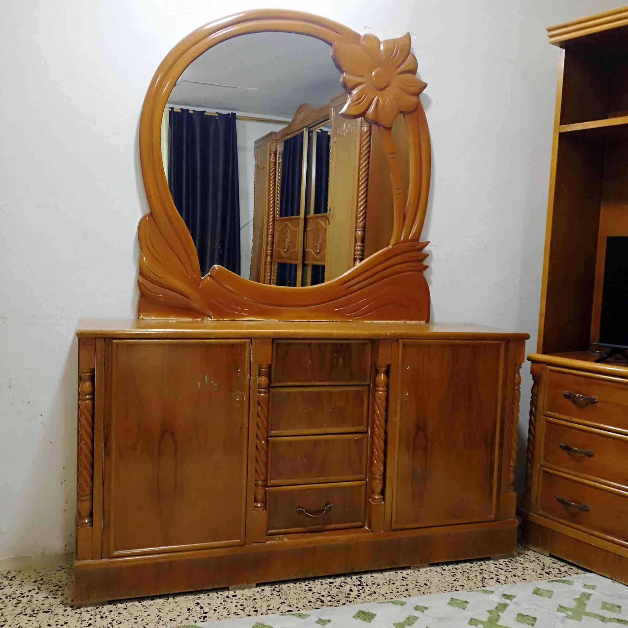 مرحبا غرقة اخشاب احطاطة صاج اصلي تكمة مسويها 3 مليون وهسة سبب انتقال بيت صغير عارضيها مليون غرفة تجنن تصميم تركي وخشب صاج اصلي


**إذا كنت صاحب هذا الإعلان وتريد حذفه لأي سبب، رجاءا أرسل رسالة إلى الدعم الفني**