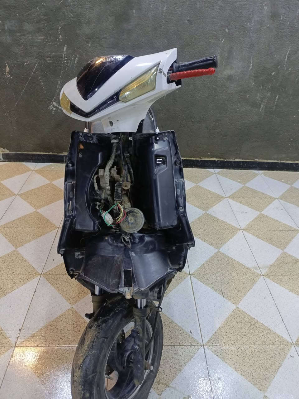 السلام عليكم دراجه للبيع كلشي شغال سلف لايت هورن كفرات موجوده السعر خاص


**إذا كنت صاحب هذا الإعلان وتريد حذفه لأي سبب، رجاءا أرسل رسالة إلى الدعم الفني**