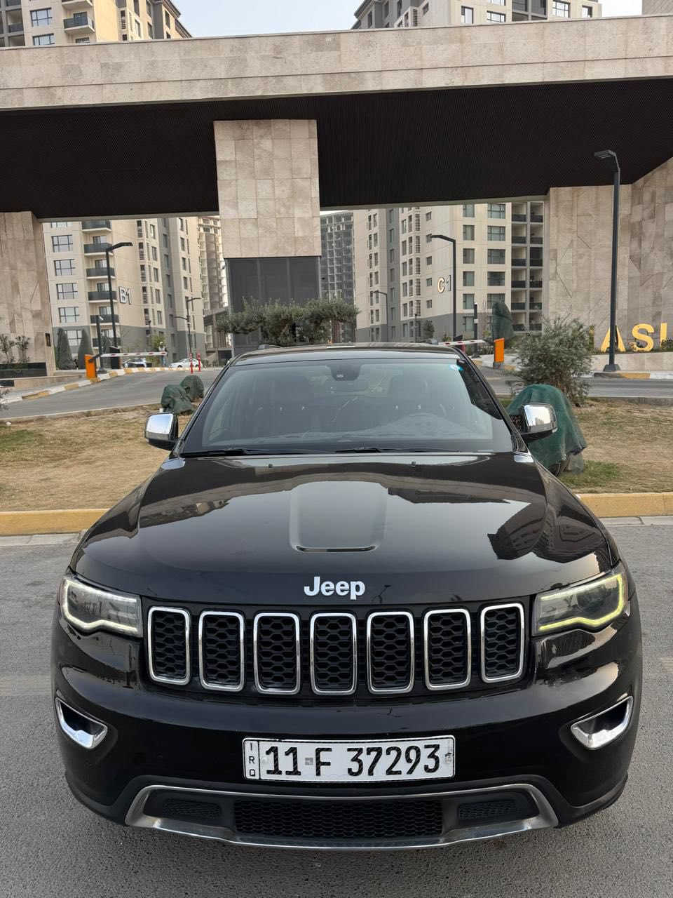 السلام عليكم
جيب امريكي2019
فول لمتد
حادثة جاملغ وبنيد 
وجزء من باب سايق 
حادثهة حلو موجود رقم 
الشاصي 
مواصفات فول
بانوراما 
حساسات امامي خلفي 
تحديد مسار
صندوك كهرباء 
بوب بصمة 
كشنات جلد
كشنات كهرباء
كشنات تدفئة +تبريد
مانع تصادم 
اوتو هول
توقف ذاتي عند الوقوف 
تشغيل عن بعد
تبريد منفصل قطعتين 
السعر192
 السيارة باسمي و رقم بغداد الجديد
العنوان بغداد حي جهاد 
***********
