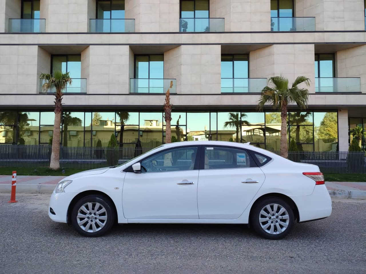 سێنترا ٢٠١٦ خەلیجی سەیارەیەکە هەموو گیانی بە شەرتە گێڕ و مەکینە و تەقە و ڕەقەی بەشەرتە تاخم تایەی لۆکە پێش و پشتی بە شەرت سەنەوی و هەزەی نوێیە تەحویل و وەکالە بە شەرت بۆنیت و چاملغێک و بستێك قەپاغ سندوق سبوغە بێ ناو گرتن بە سێ پارچە ئەتدەمێ سعری 105محاملە *********** أربيل, العراق
