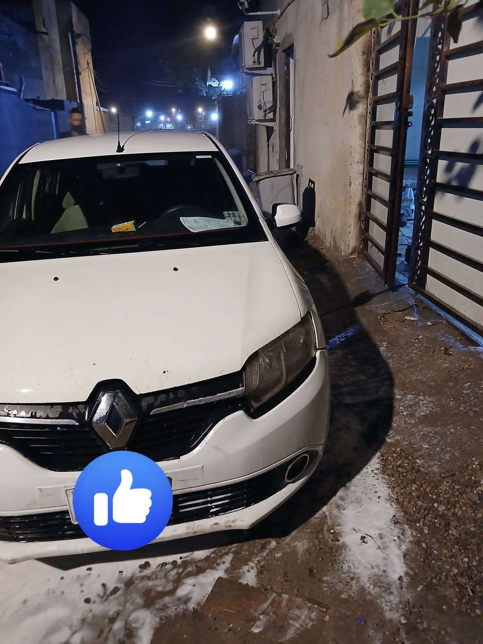 رينو سنبل
٢٠١٦ 
بيه رشات صبغ
سياره جاهزه مكينه كير حداديه كهربائياتت كله شغاله
السعر ٥٥ وبيه مجال بسيط 
مكاني بصره
***********
