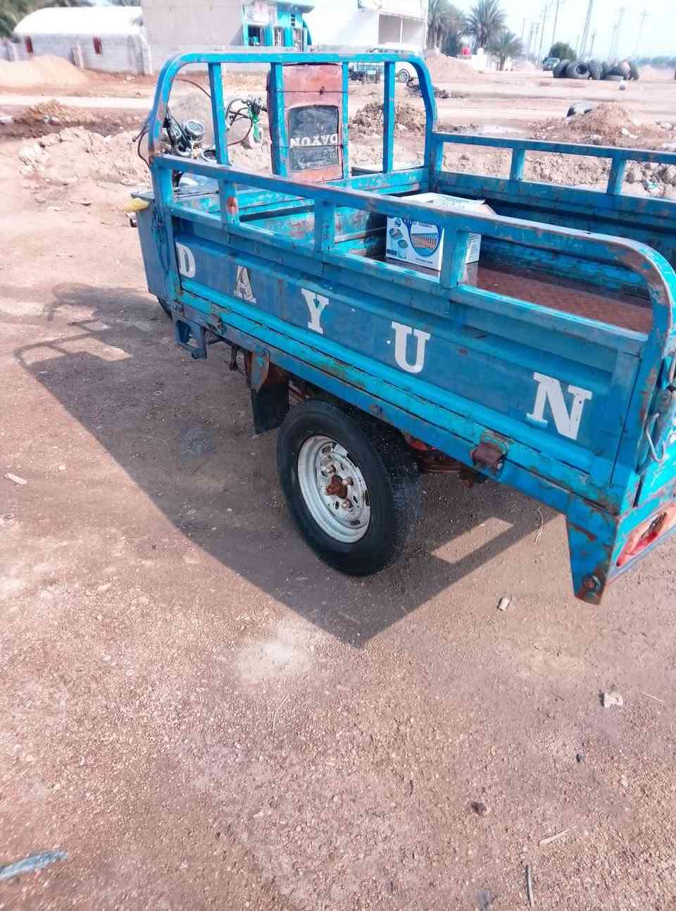 السلام عليكم ستوته دايوان للبيع موديل 12اوراق اصولي محرك25كفاله شاصي وبدي كفاله ضفيره جديده دبلات جدد تايرات وفلنجات وبنزات وشفتات جدد اكسن جديد نقصها بس بتري السعر 1وبيها مجال مكاني واسط الدبوني انتصل وبيك خير ودلل ***********
