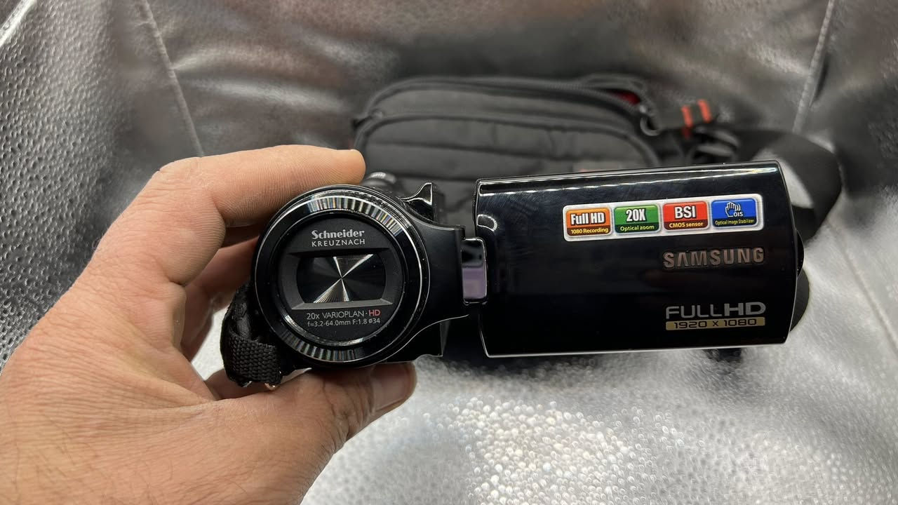 السلام عليكم (عيدكم مبارك للجميع )
كامرتين وحده كانون وحد سامسونج التفاصيل مالتهم ناشره بالفيديو


**إذا كنت صاحب هذا الإعلان وتريد حذفه لأي سبب، رجاءا أرسل رسالة إلى الدعم الفني**