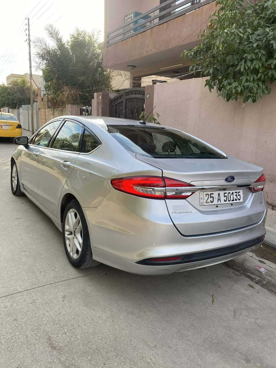 سلام عليكم
للبيع
🔷️فورد فيوجن 2017
🔷️فئة se كأنما فول مواصفات عدا الفتحة
🔷️ محرك المرغوب 4 سلندر 2500 تنفس طبيعي 
🔷️لون حلو المرغوب رصاصي 
🔷️ كاميرا خلفية مع الحساسات
🔷️ 4 جامات اوتو
🔷️تبريد قطعتين
🔷️تحكمات سترين
🔷️ الگير ماوس المرغوب
🔷️ هاند بريك اوتو
🔷️ 3 شاشات الشاشة الوسطية 
🔷️ تحكم بالمقاعذ كهربائي
🔷️لايتات زينون
🔷️6 سماعات للصوت 
🔷️مواصفات se معروفة بعد
🔷️ ضرر جامغ سكن + باب سكن تبديل بلاد
رقم كركوك الماني. السعر 120 بي مجال  ***********
