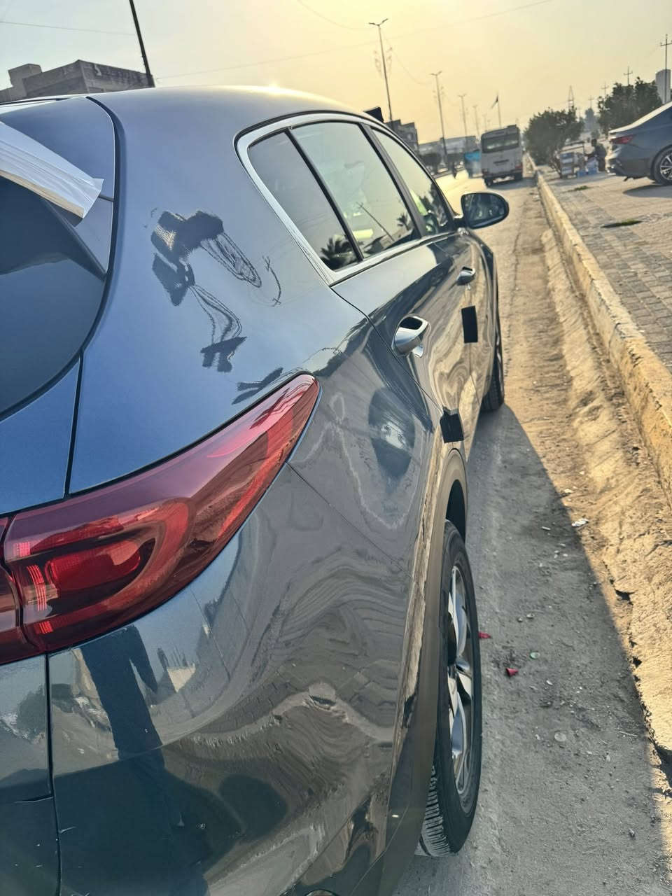 مويل ٢٢ وارد أمريكي 🇺🇸 حادث بس بارد فقط بدون إرباك ماشيه ٤١ ألف السعر184 ورقه   مكان السيارة بغداد ***********
