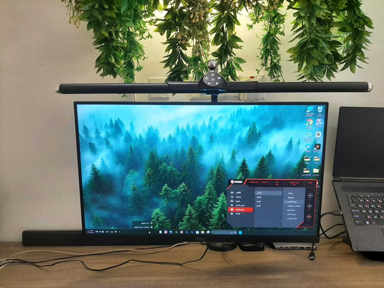 شاشه msi حجم ٢٧  
٢٠٠ هيروز مواصفاته قويه  للبيع ب١٨٠ الف وبي مجال بسيط مكاني شعب 
***********
