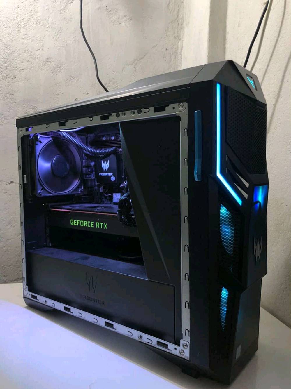 حاسبه خرافيه للالعاب القويه والمونتاج  لان المعالج i7 حتى مو i5 

معالج : i7-9700k
الكرت : rtx 2080 8g 
رامات : 2666 8×2 ddr4 
البورد : Predator PO5-6O5s
التحزين : TOSHIBA - 1TB
NVMe m.2 512gb
الكيس ٣ مراوح 
الكيس : PREDATOR ORION 5OOO 

مثل ما تشوفون بالصورة الكيس خرافي
كل هاي التجميعه الخرافيه للشراي 
800 الف وبيها مجال للطيبين

مكاني بغداد الدوره حي المعلمين 
7768726469