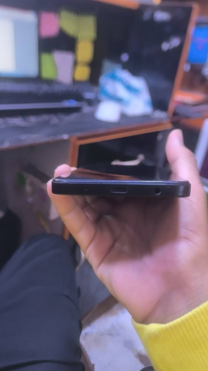 بوكو C71
للبيع مستعمل نضيف ممفتوح 
بي فطر بشاشة +شاشة وكالة ممبدلة 
جهاز قفل 90 الف 
نضيف ذاكرة 128
عشوائي 4
اندرويد 15 
***********
مكاني رمادي سبعة كيلو مكتب محمد للموبايل
