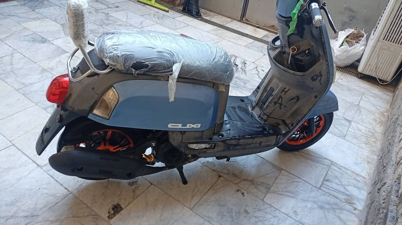 ***********
دراجه للبيع السعر 950 وبيها مجال شيء قليل الماكينه ما مفتوحه ونازل مكاني ناصريه شارع 30 او هذا رقم تلفوني
