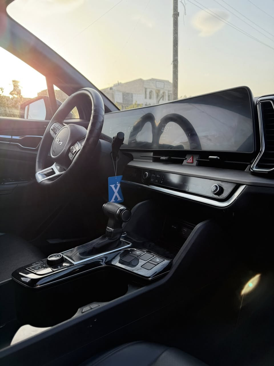 سبورتج 2023 اكس لاين
ماشيه30 
دخول جديد  رقم بغداد
المواصفات
1بانوراما
2 بصمه ابواب وتشغيل وصندوق
3 جنطه كهرباء
4 شاشه كبيره ايباد عل طول دشبول 
5لدات نهاري هيلوجين
6كراسي جلد
7كراسي كهرباء 
8تحكمات فول 
9مرايه داخليه عاكسه للضوء وبيها بوصله
10 ترحيب عند الاقتراب
11شاحن واير ليس
12هند بريك بصمه
13اوتو هولد
14 حساس امامي
حادث السيارة بيه صبغ بابتين وبنيد 
الاستفسار ***********
