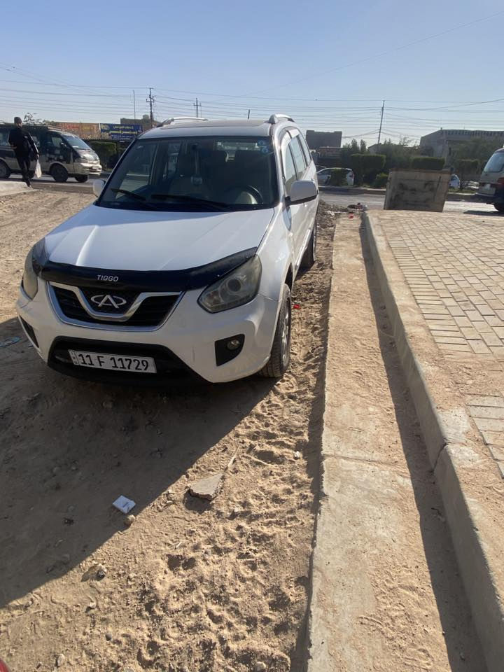 السلام عليكم تيكو موديل 2014 للبيع مكفولة كير ومحرك نوع الكير ميكانيك المرغوب تبريد شغل سيارة السعر 71 $ وبيه مجال شي بسيط حك الجية مكان السيارة بغداد  موبايل ***********
