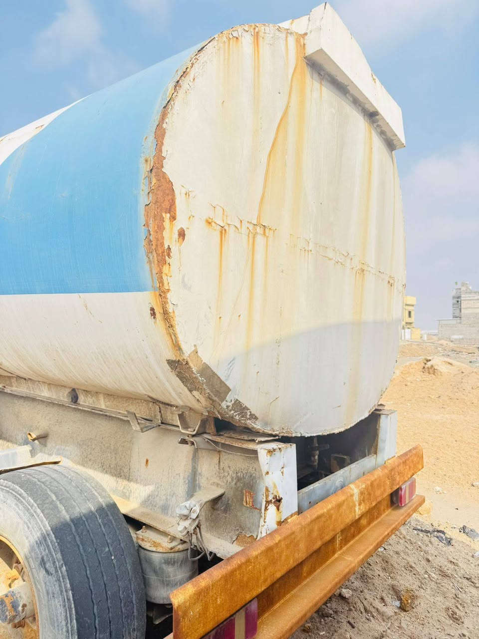 تانكي للبيع تايرات نظاف تك تاير حرفش ٣دنكير  السعر ٤٥وبي مجال مكاني بصرة قرب ساحة  الشراي يتصل على الرقم ***********
***********
