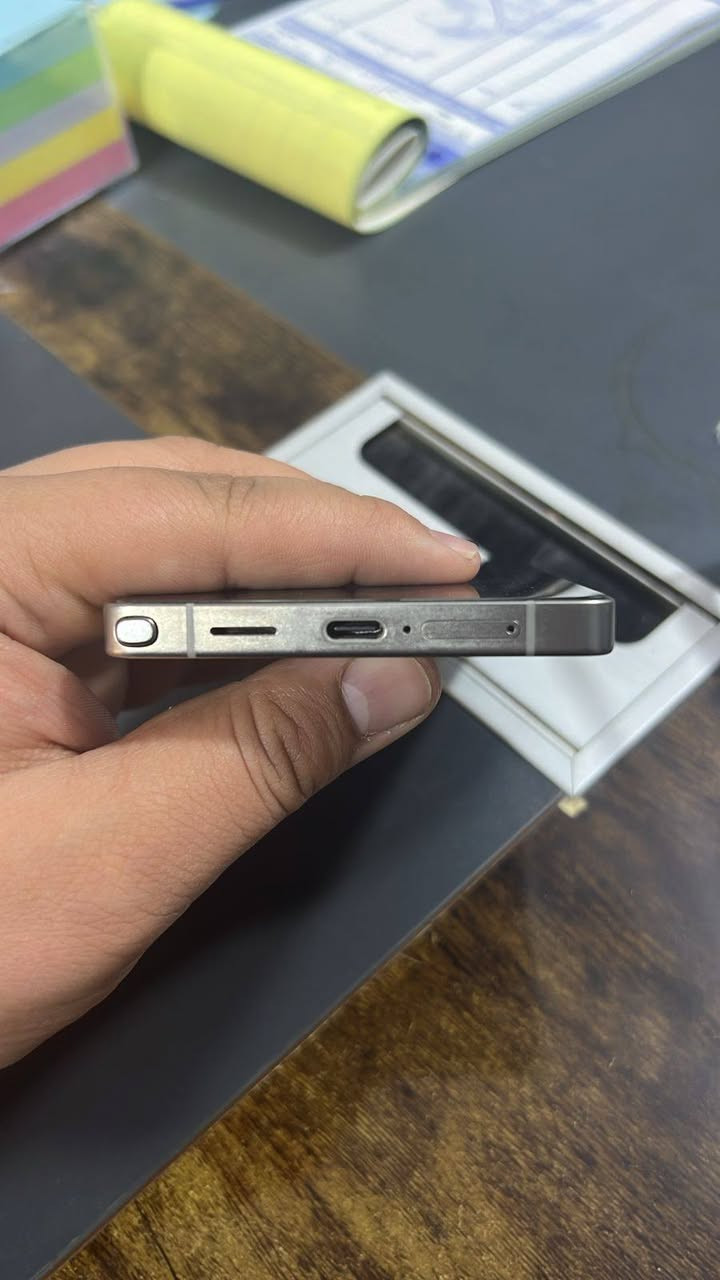 سامسونك s25 ultra
ذاكرة 256 

نضافة 100% عدا الشخط بل ضهر كلش خفيف

كارتون وكيبل وكارت الشاشه عين الفهد

استعمال 10 اشهر 

*********** واتساب 

1,100 وبي مجال
بغداد
